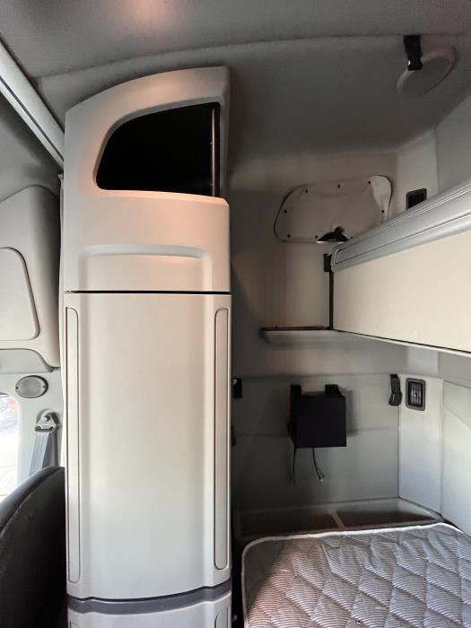 2020 Peterbilt 579-20