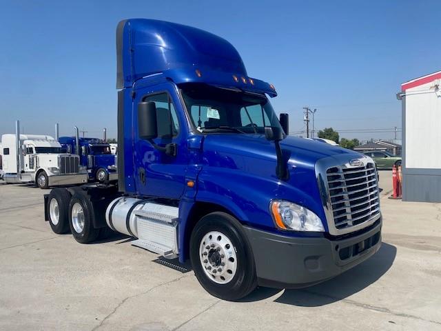 2017 Freightliner Cascadia-8