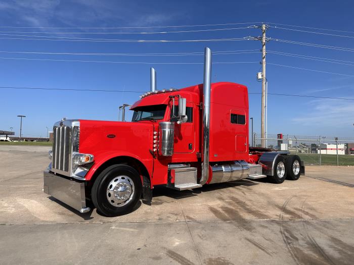 2022 Peterbilt 389-8