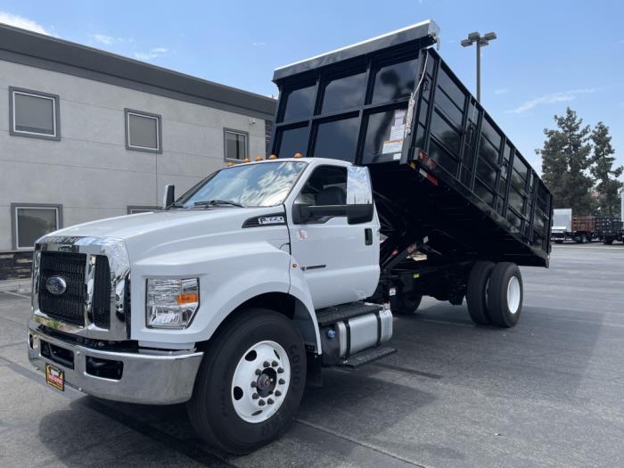 2024 Ford F-650-21