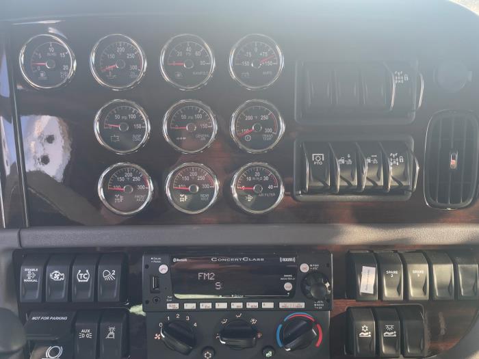 2024 Peterbilt 389-17