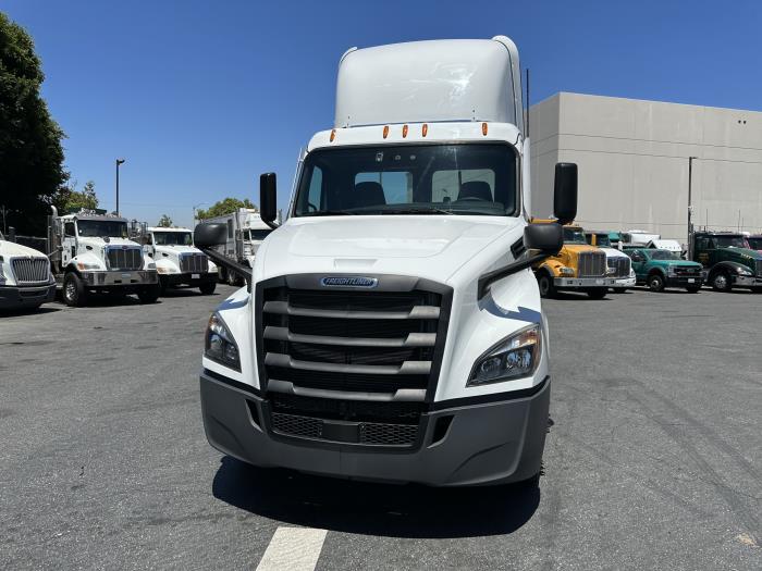 2020 Freightliner Cascadia-5