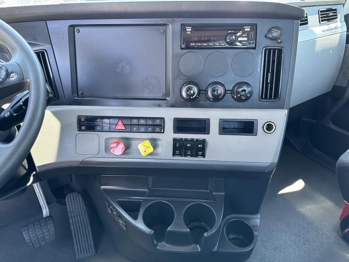 2020 Freightliner Cascadia-47