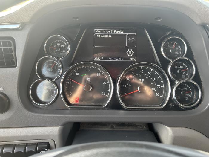 2016 Peterbilt 579-34