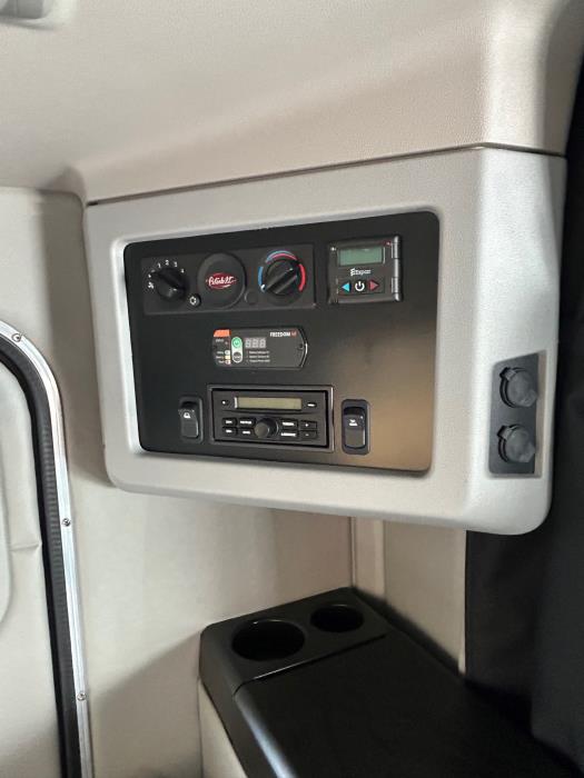 2024 Peterbilt 579-8