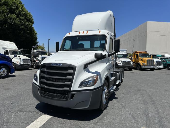 2020 Freightliner Cascadia-5