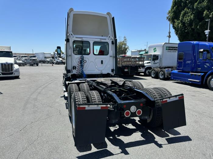 2020 Freightliner Cascadia-19