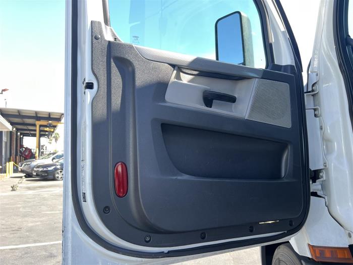 2019 Freightliner Cascadia-5