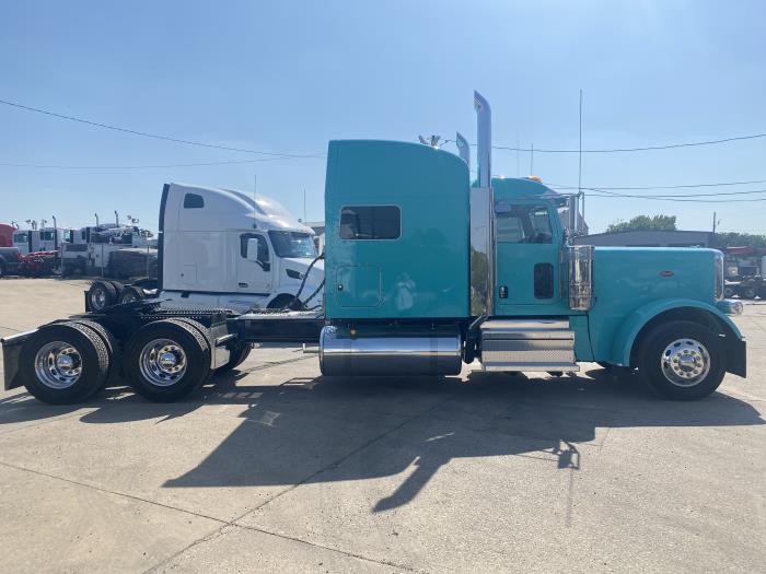 2024 Peterbilt 389-9