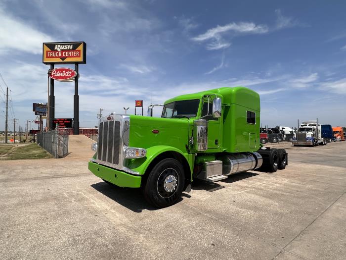 2023 Peterbilt 389-3