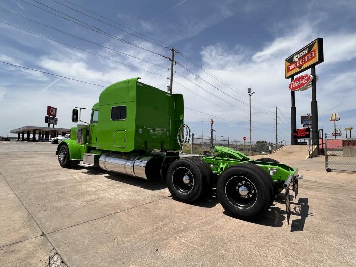2023 Peterbilt 389-7