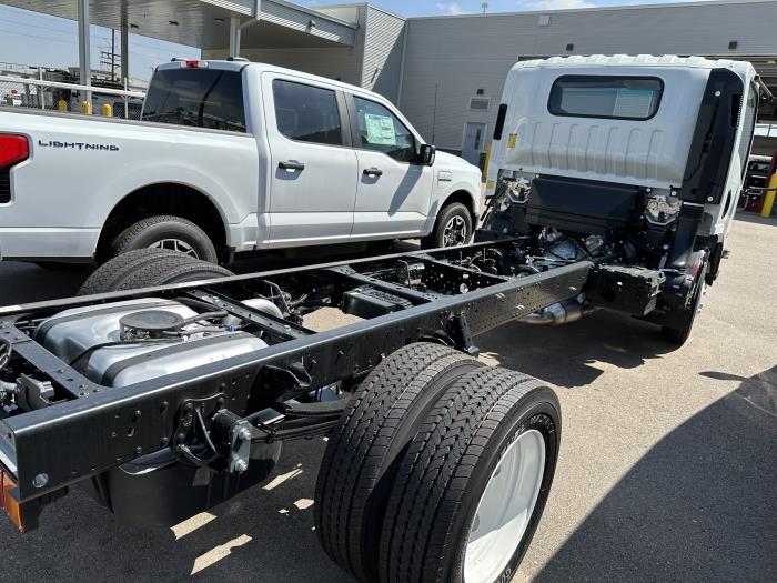2024 Isuzu NPR-HD-3