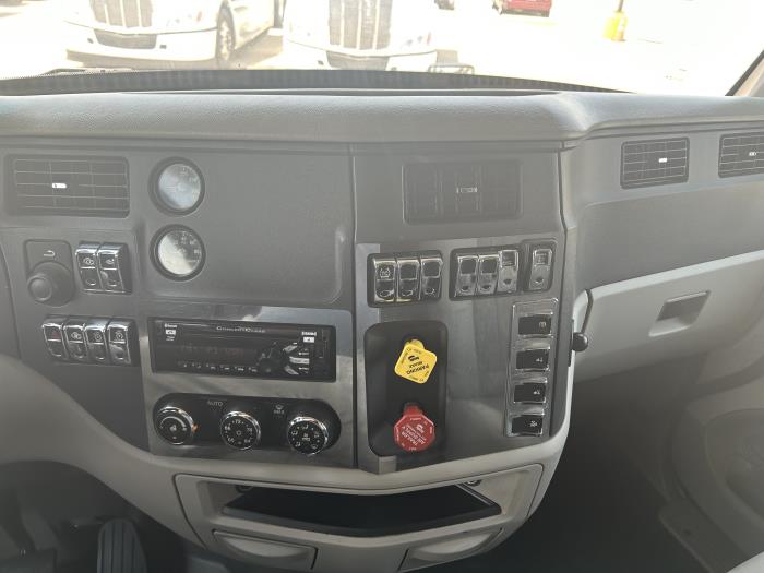 2018 Peterbilt 579-32