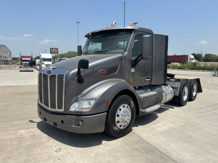 2017 Peterbilt 579-1