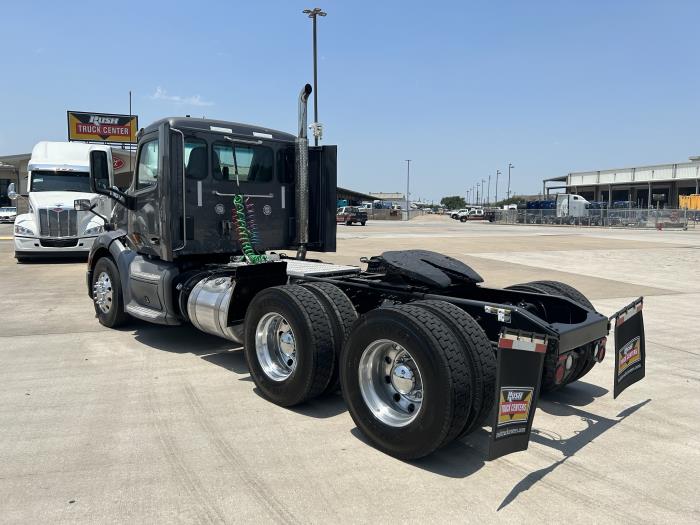 2017 Peterbilt 579-3