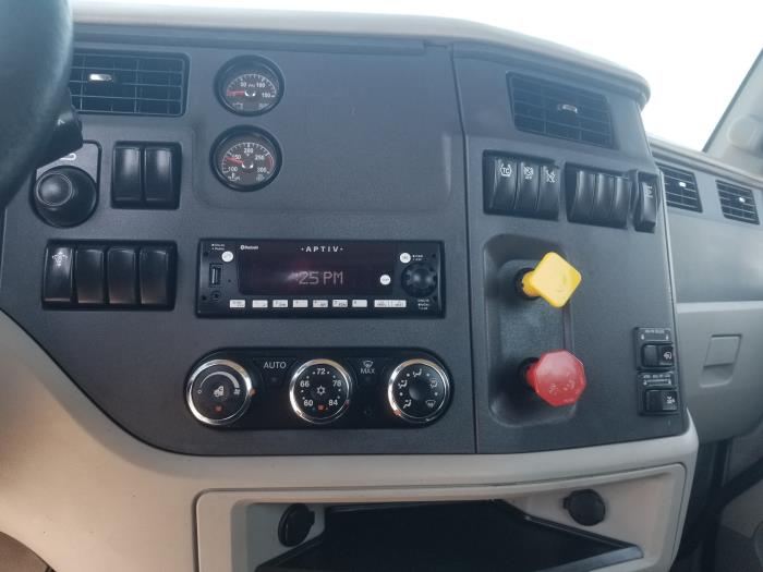 2019 Peterbilt 579-14