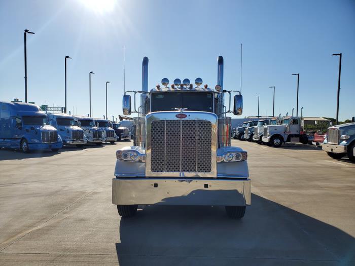 2024 Peterbilt 389-2
