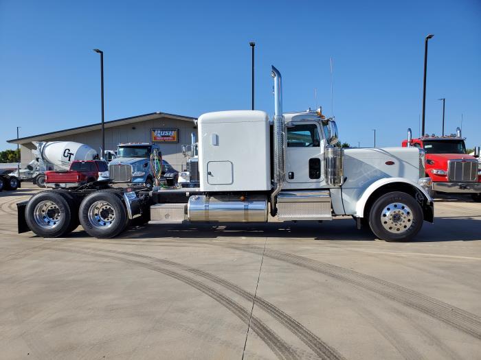 2024 Peterbilt 389-3