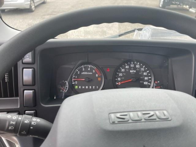 2024 Isuzu NRR-8