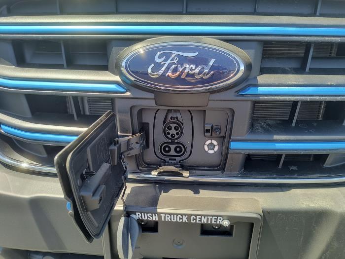 2023 Ford E-Transit-7