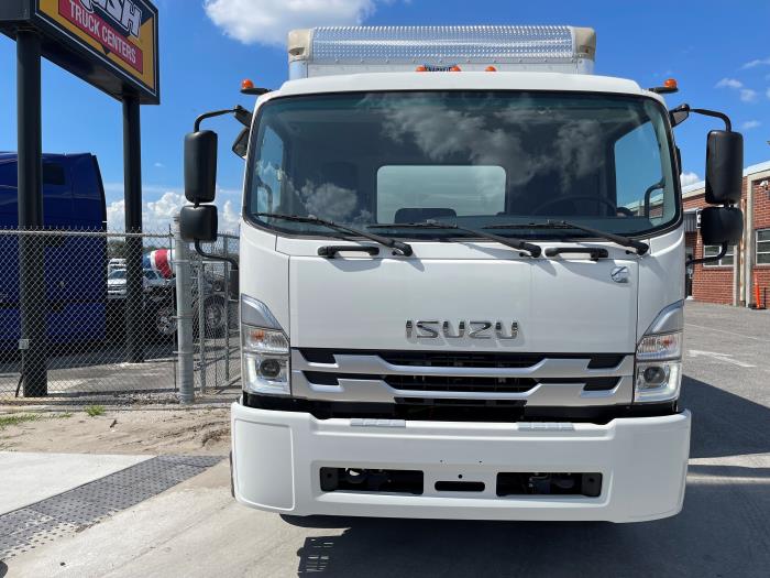 2023 Isuzu FTR-9