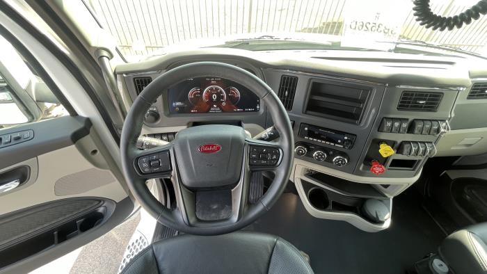 2024 Peterbilt 579-5