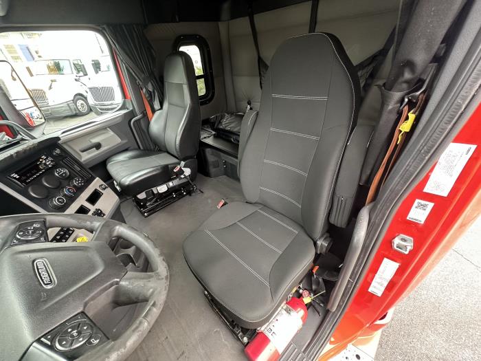 2020 Freightliner Cascadia-61