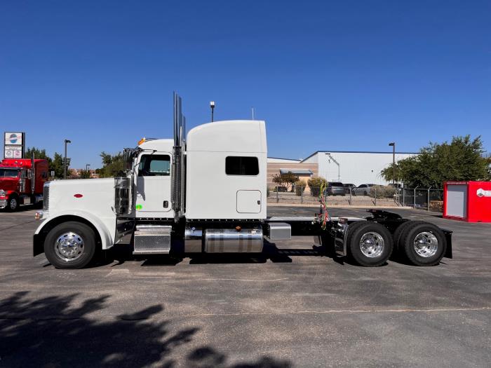 2024 Peterbilt 389-2