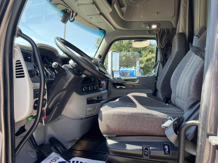2020 Peterbilt 579-13