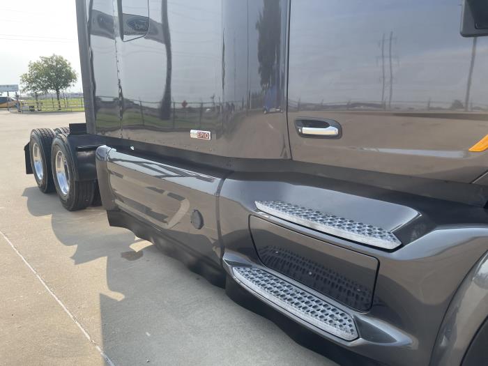 2020 Peterbilt 579-5