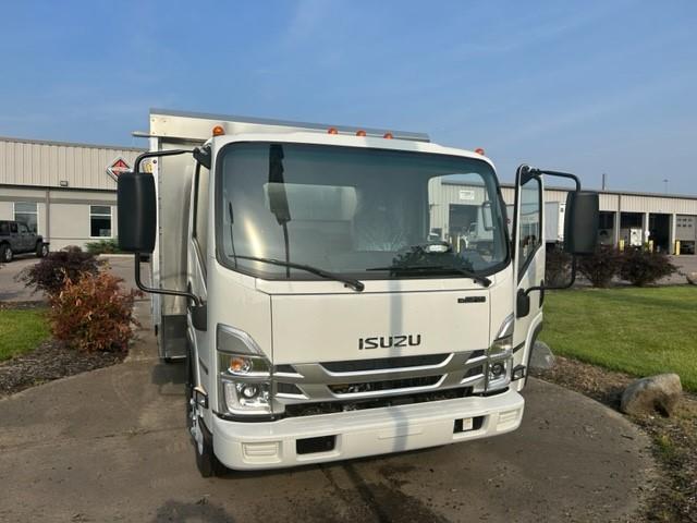 2024 Isuzu NRR-9