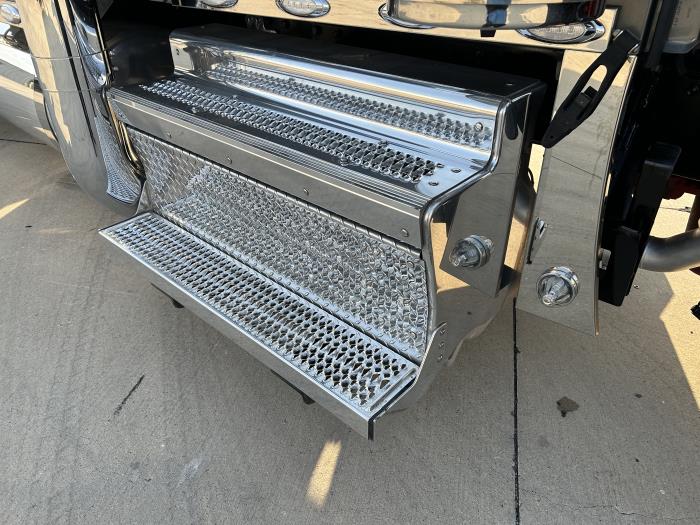 2022 Peterbilt 389-25