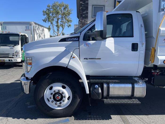 2024 Ford F-750-13