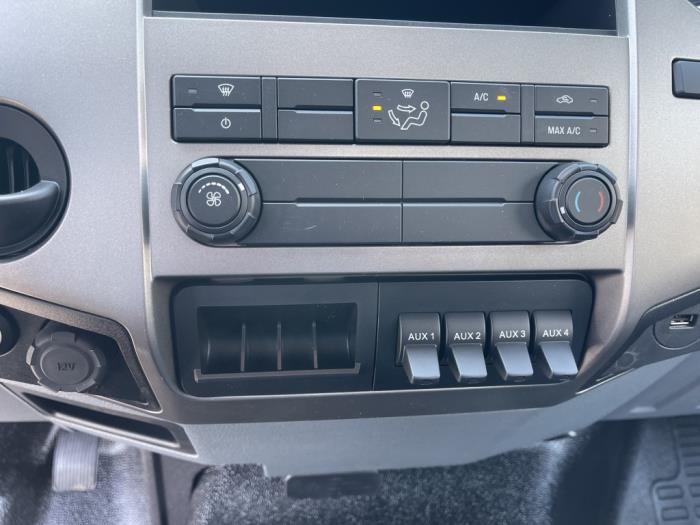 2024 Ford F-650-18