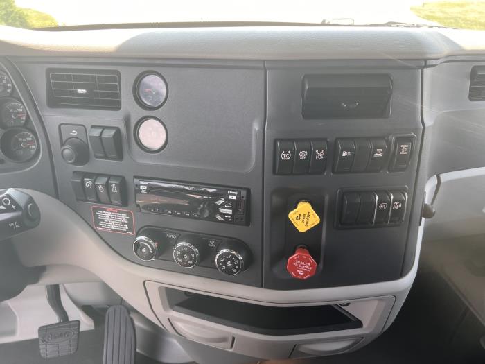 2020 Peterbilt 579-26