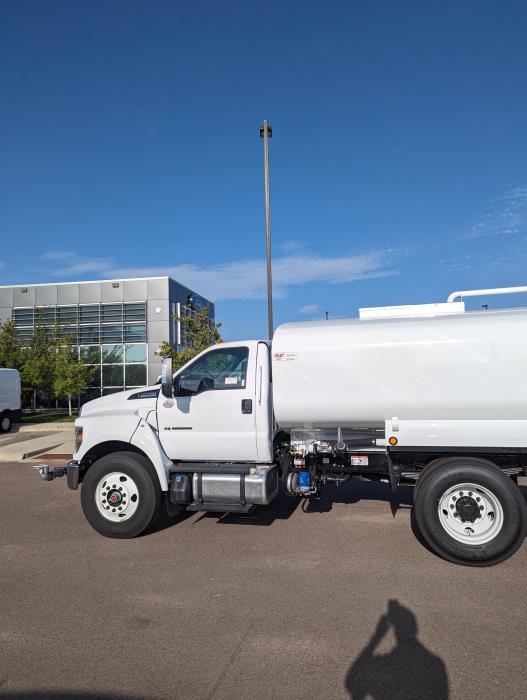2024 Ford F-750-8