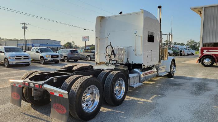 2020 Peterbilt 389-5