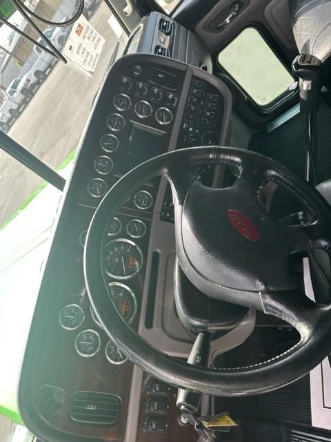 2018 Peterbilt 389-5