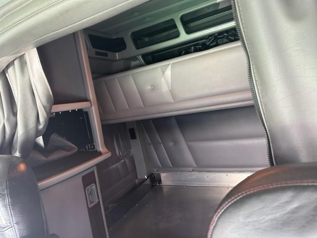 2018 Peterbilt 389-6
