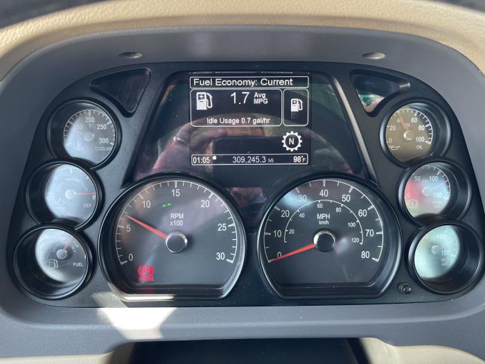 2017 Peterbilt 567-19