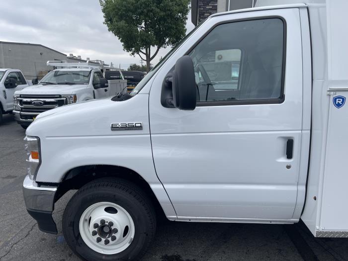 2024 Ford E-350-22