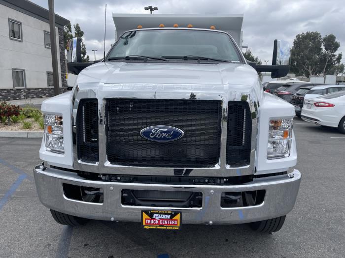 2024 Ford F-750-8