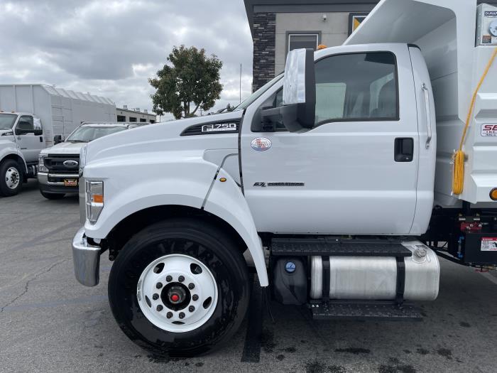 2024 Ford F-750-13
