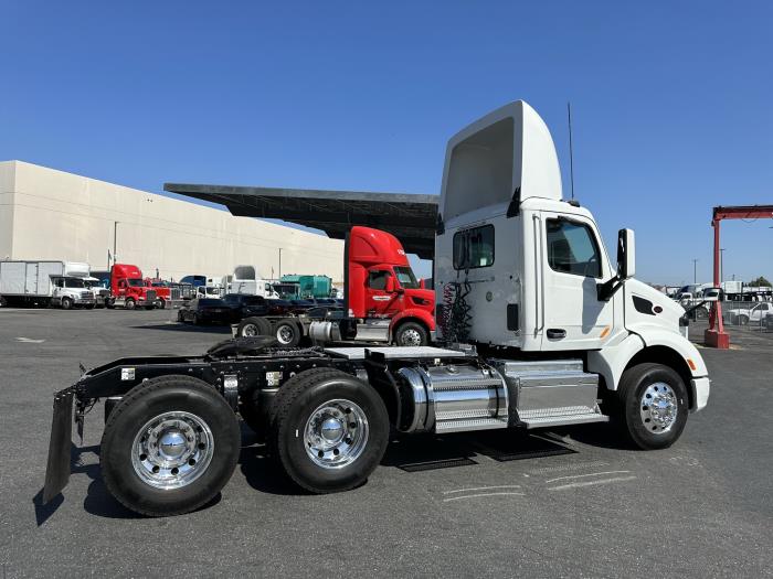 2016 Peterbilt 579-28