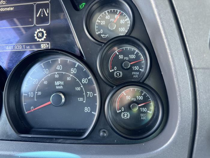 2016 Peterbilt 579-57
