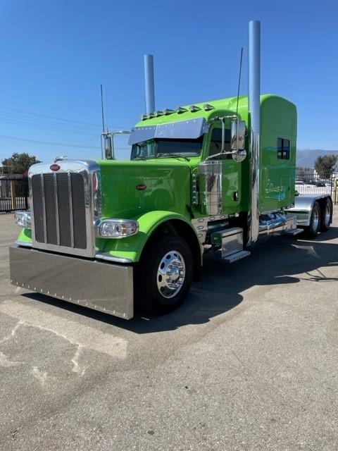 2023 Peterbilt 389-3