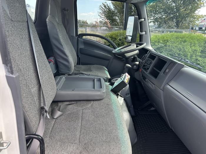 2022 Isuzu NRR-11