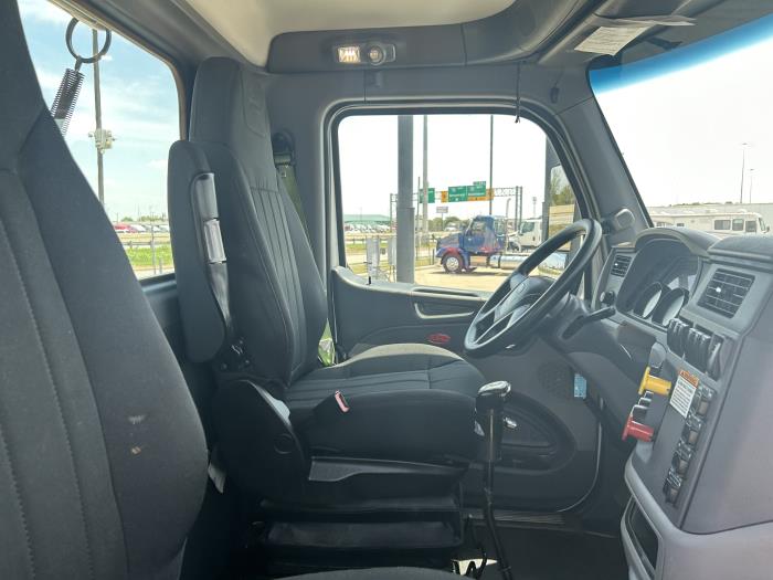 2015 Peterbilt 579-22