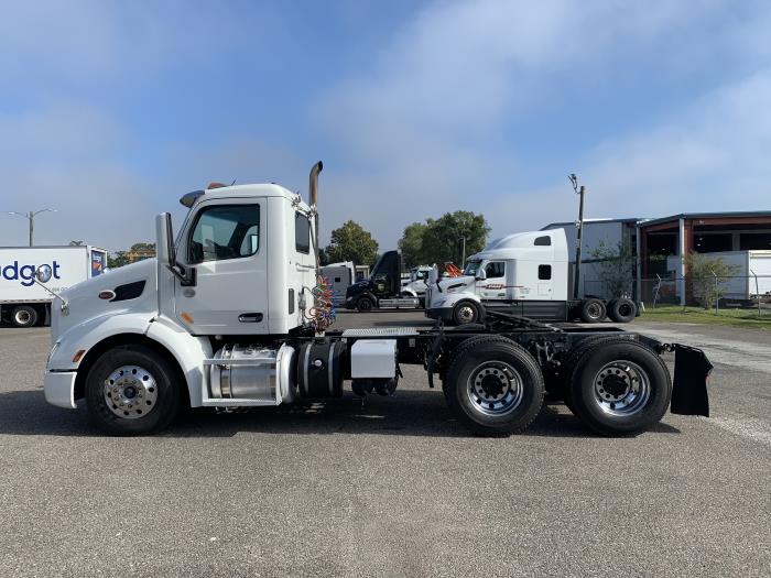 2018 Peterbilt 579-8