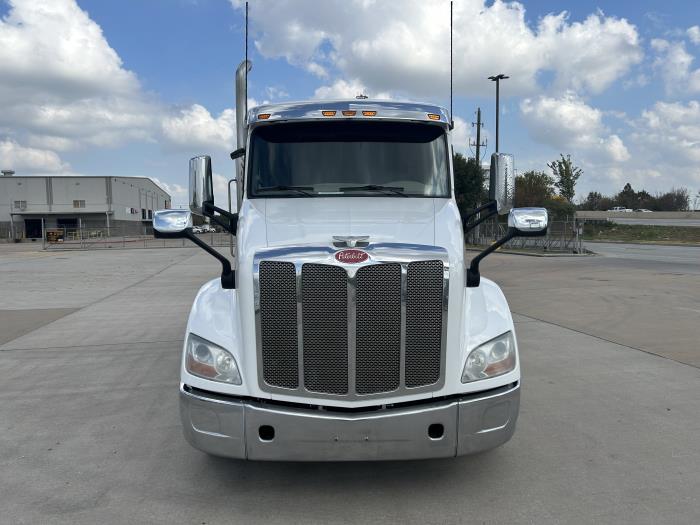 2018 Peterbilt 579-8